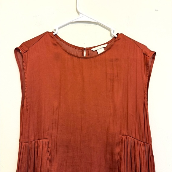 2/$15 H&M - Rust Sleeveless Blouse Top - Picture 3 of 8